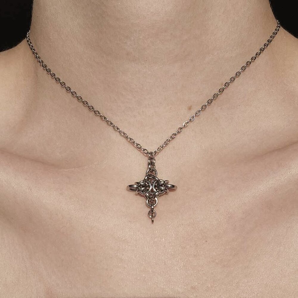 Gothic silver star necklace with a small silver chain - Picture 13 of 14